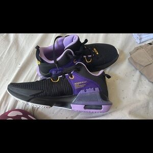 Men's Black and Purple Athletic Shoes